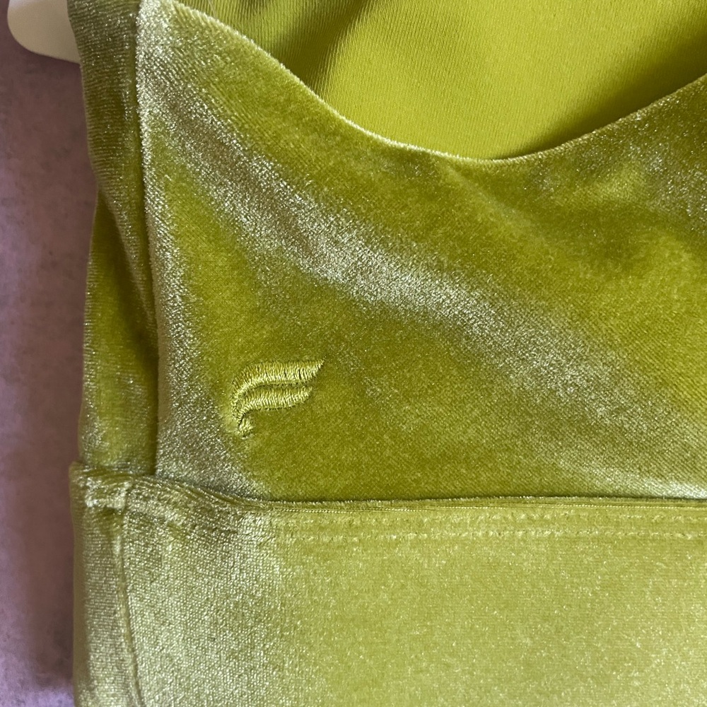 NWT Fabletics Lime Green Velvet Sports Bra Sz XL - Picture 4 of 5